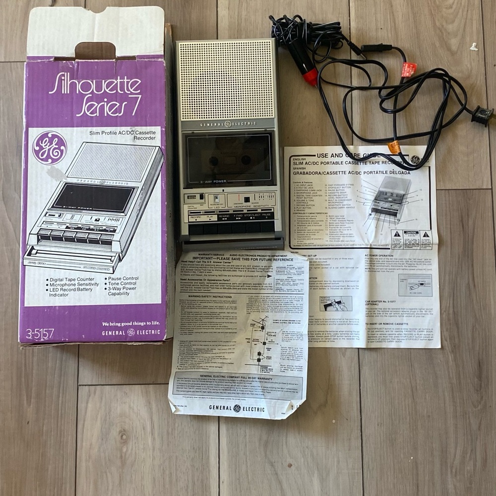 Vintage Silhouette Series 7 Portable Cassette Recorder Black Tested Working
